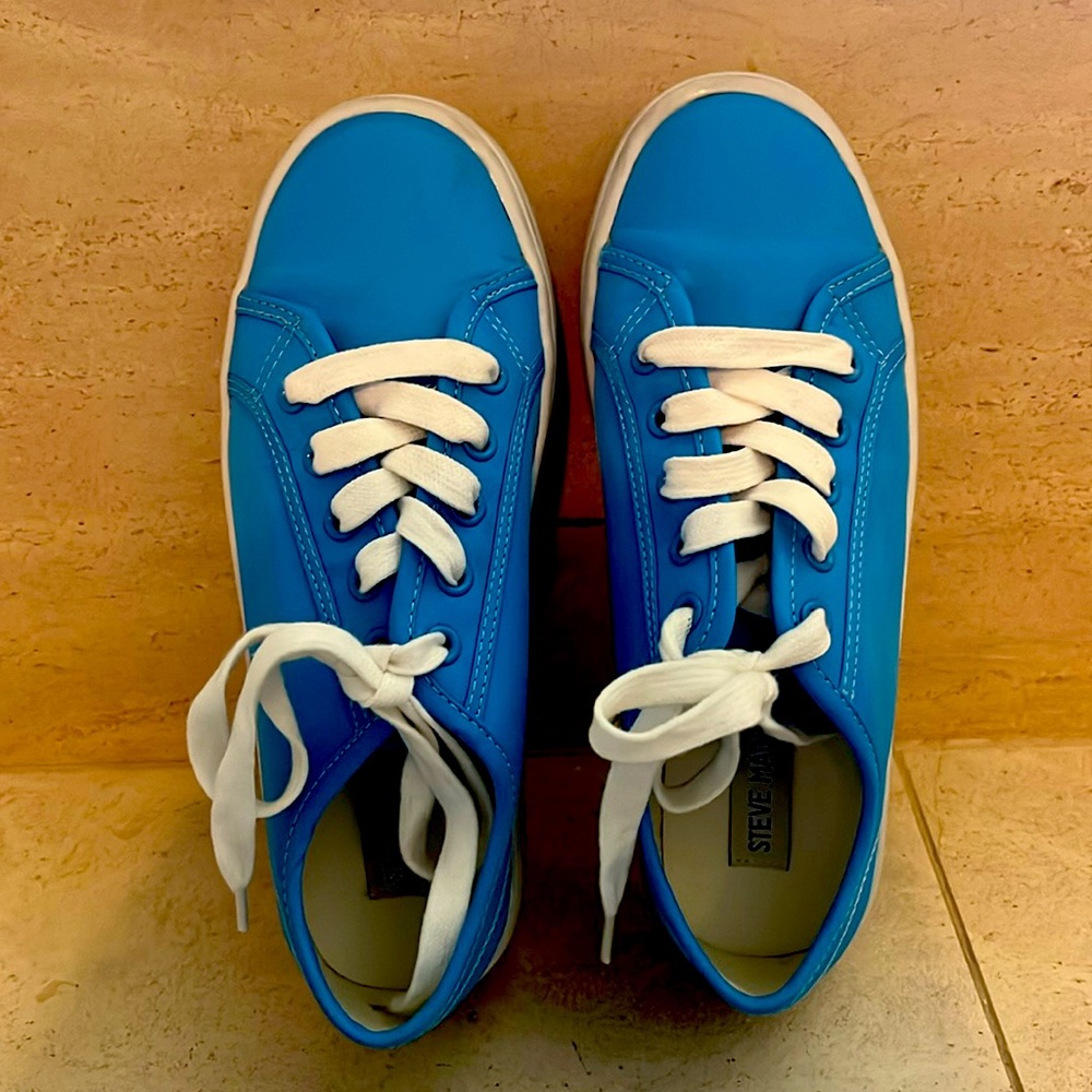 Steve Madden wedge sneaker. Royal blue in size 6.5